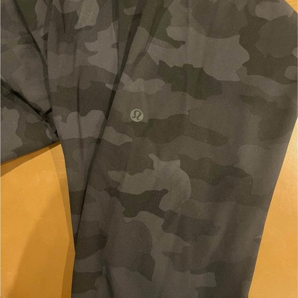 Lululemon on the fly jogger - Picture 3 of 3